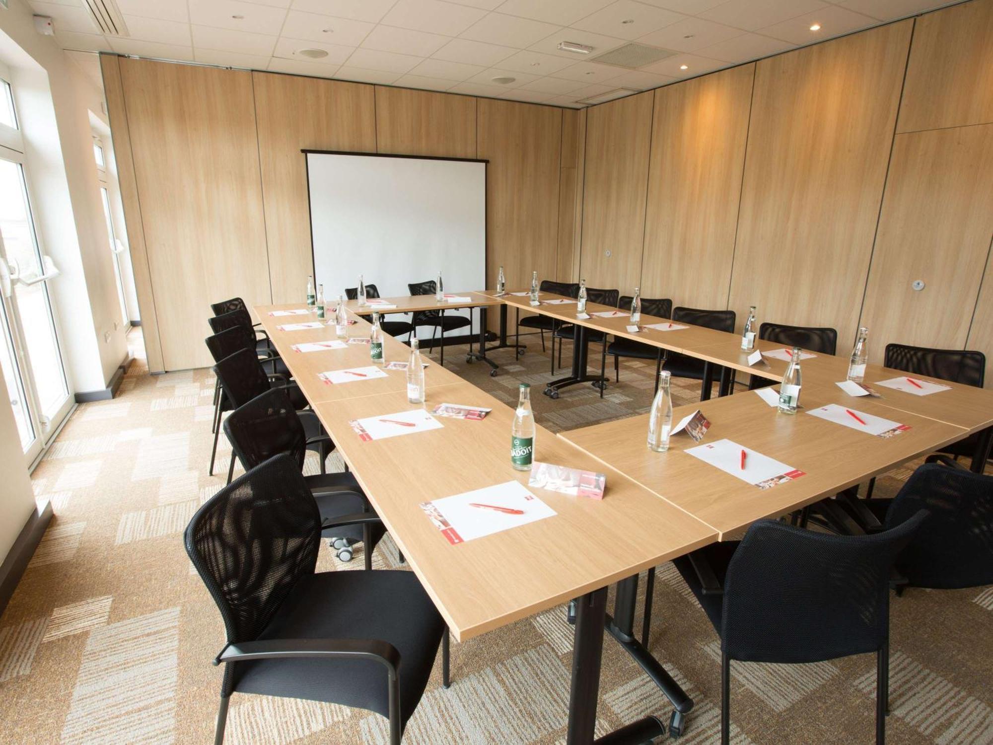 ibis Cherbourg La Glacerie Exterior foto